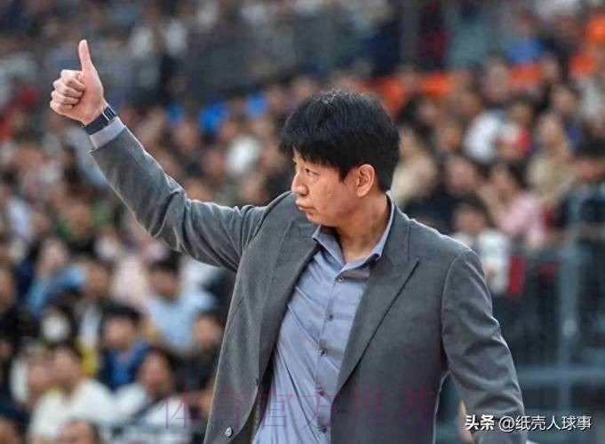 邱彪：克里斯早上起来就发现身体不适，每个队员都有点感冒